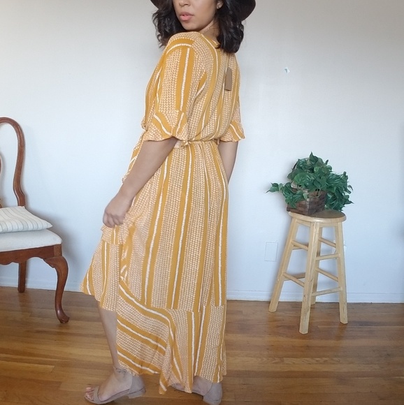 EVELIN ARROW PRINT MUSTARD IVORY MAXI DRESS - Picture 2 of 8